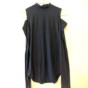 Dark blue/navy long sleeved shirt